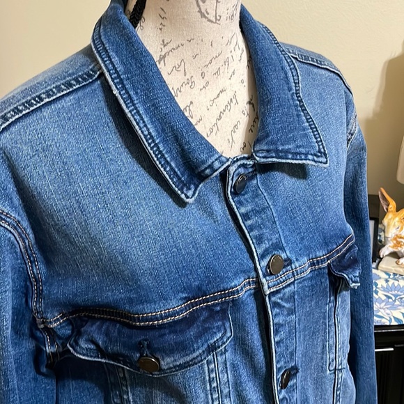 BlankNYC Denim Jean Jacket - Picture 4 of 12